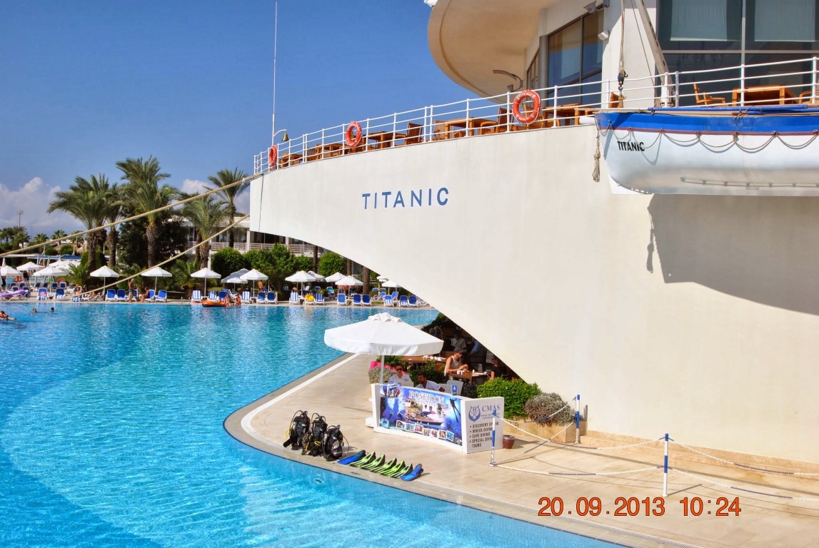 imagini hotel TITANIC LARA